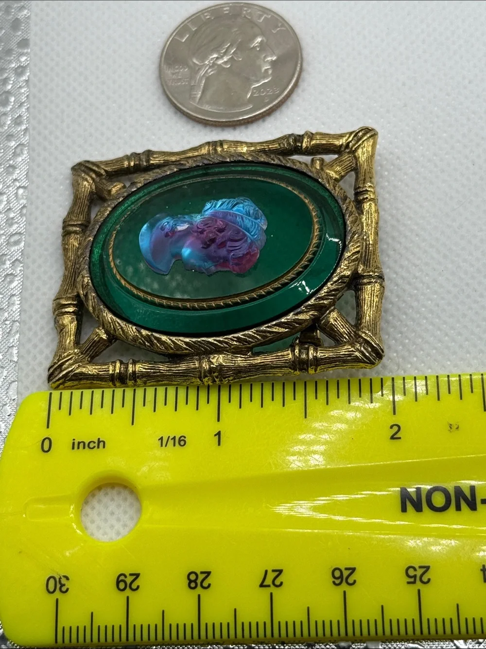 Vintage Green Glass Cameo Brooch with Gold Frame intaglio pin